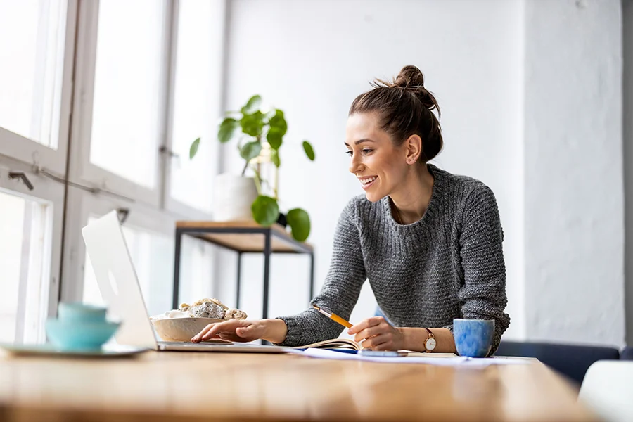 woman on laptop